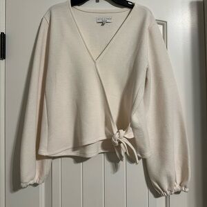 Madewell Wrap Front Top textured and thread Small